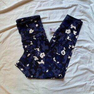 NWT Old Navy Active Leggings-size M